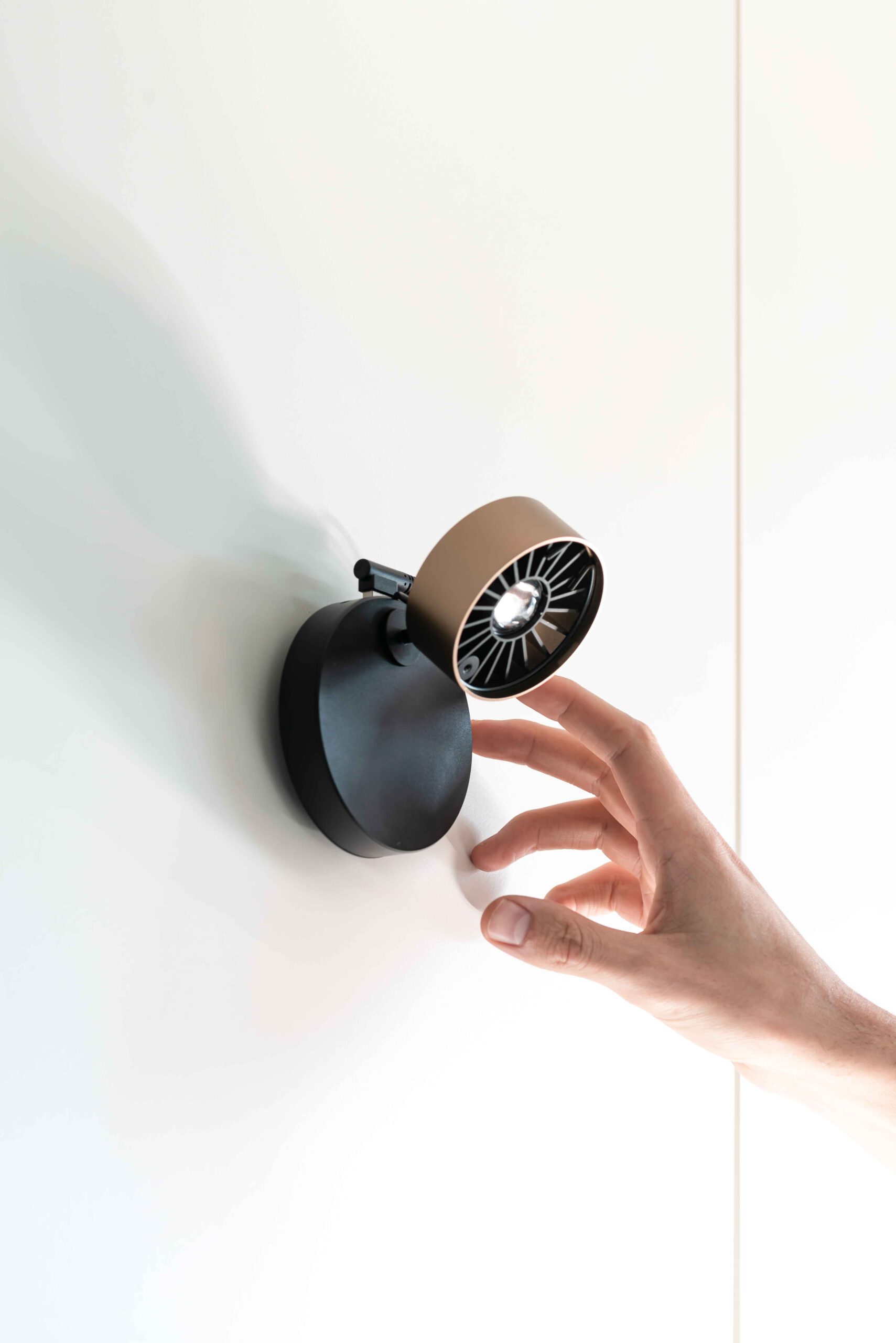 938_BASICA_MOBIIIL-4_MAGNETHALTER